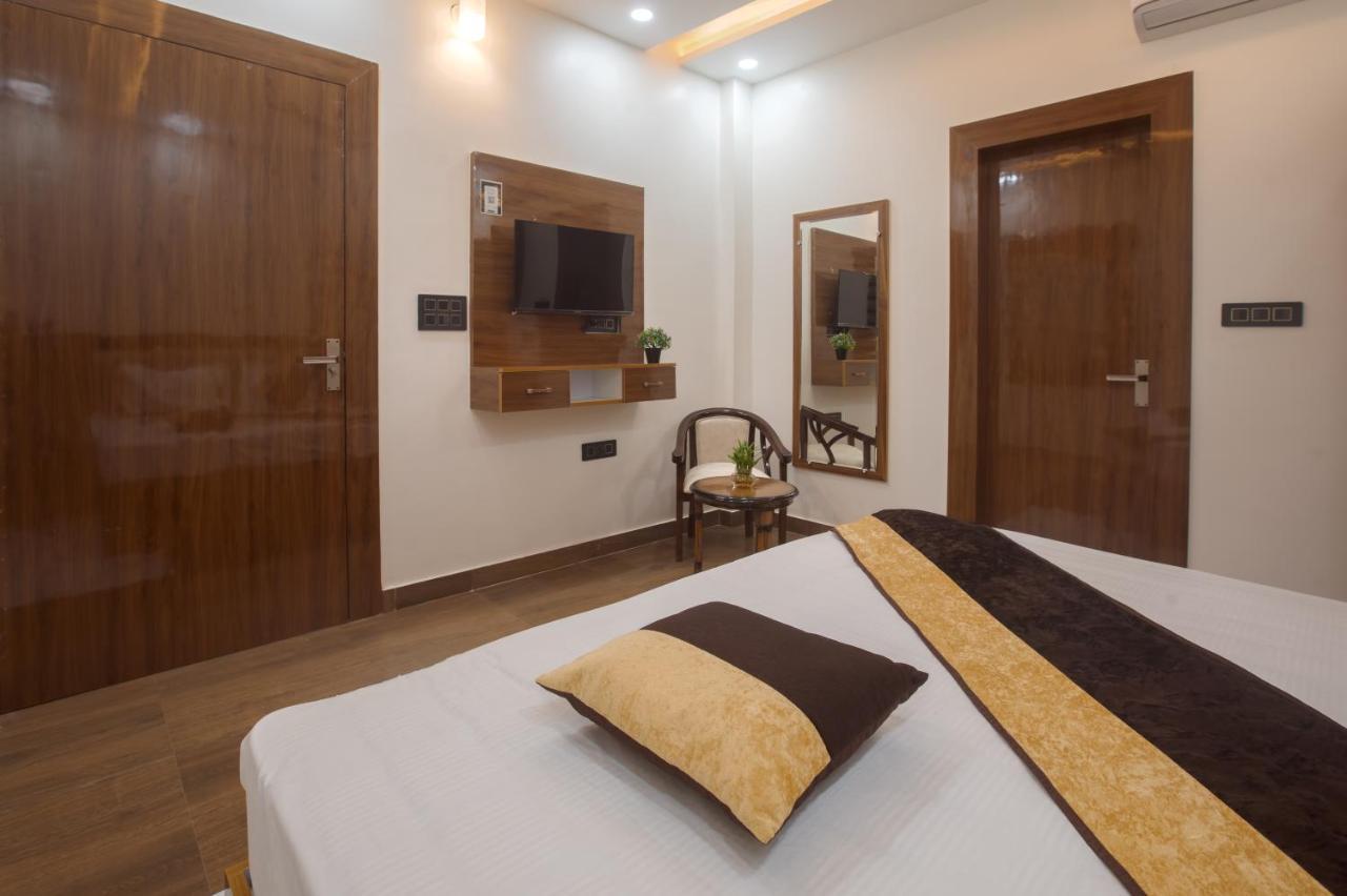 Madhav Residency Hotel Mathura Ngoại thất bức ảnh